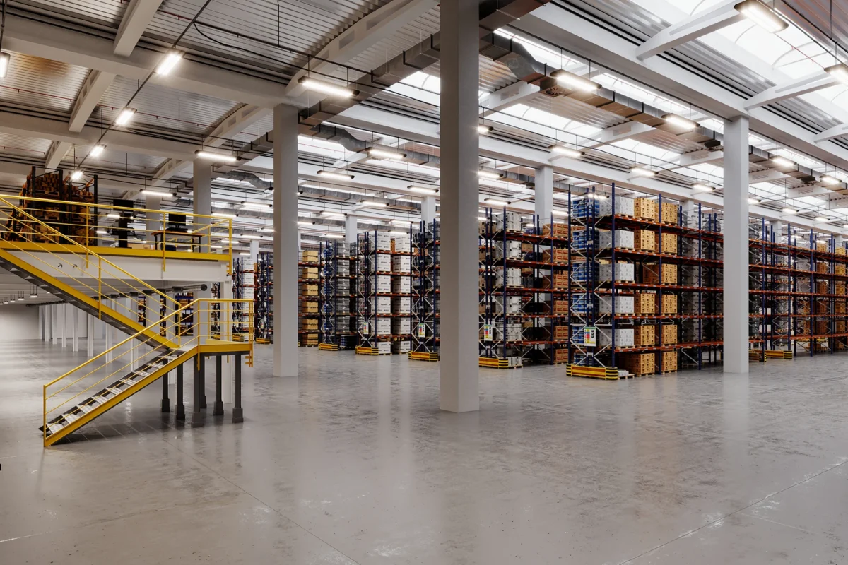 Interno magazzino con materiale vista laterale mileast logistics park polo logistico tra brescia bergamo e milano - Mileast Logistics Park